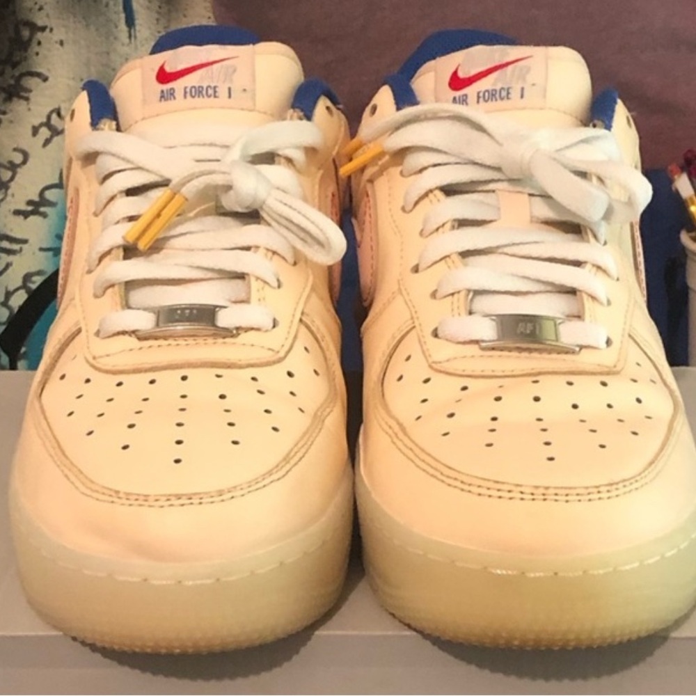 Nike Air Force 1’s. Men’s size 8.5. Excellent lightly used condition.